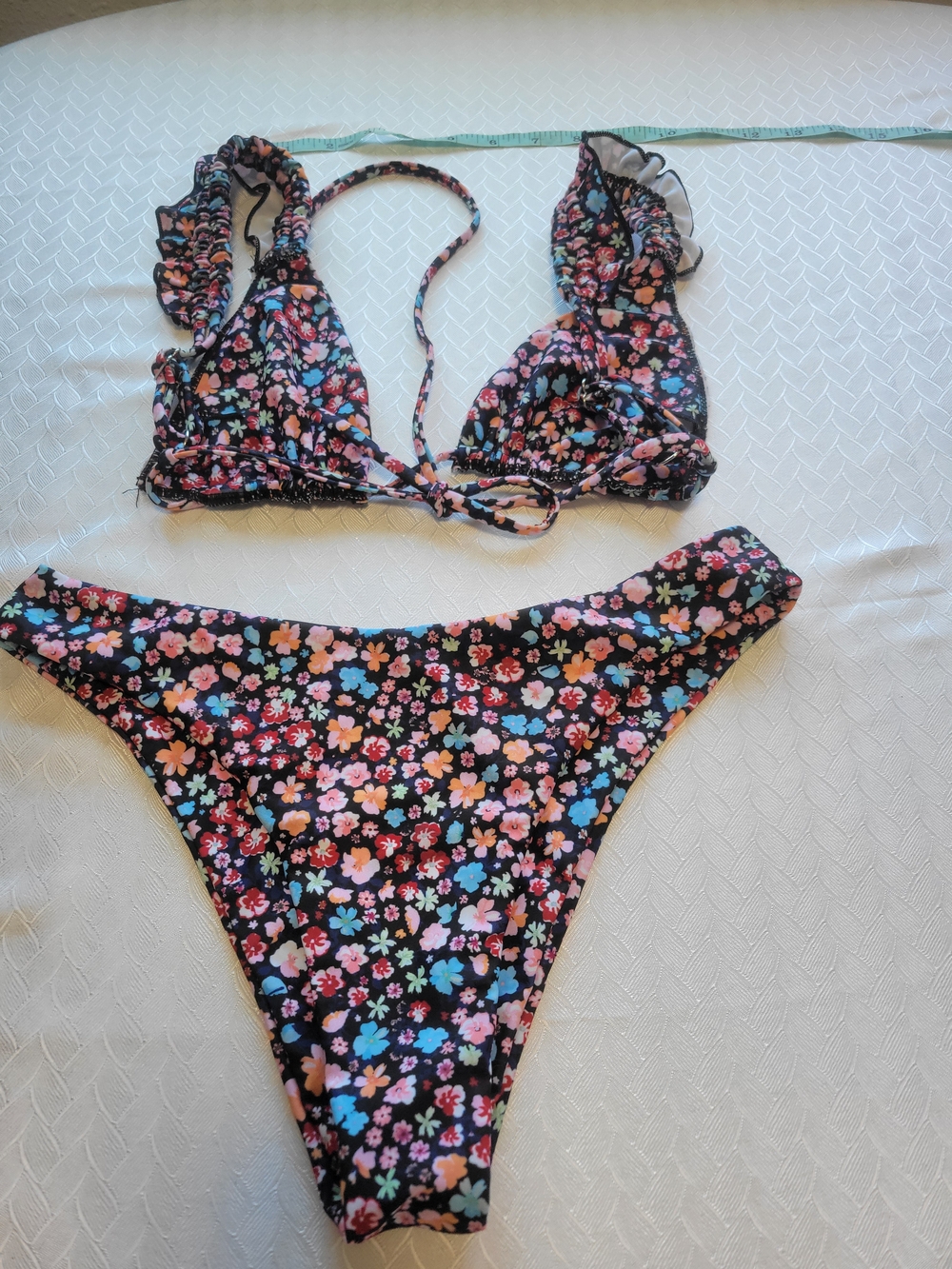 SHEIN Black Floral Ruffle Triangle Bikini Set - Picture 4 of 10